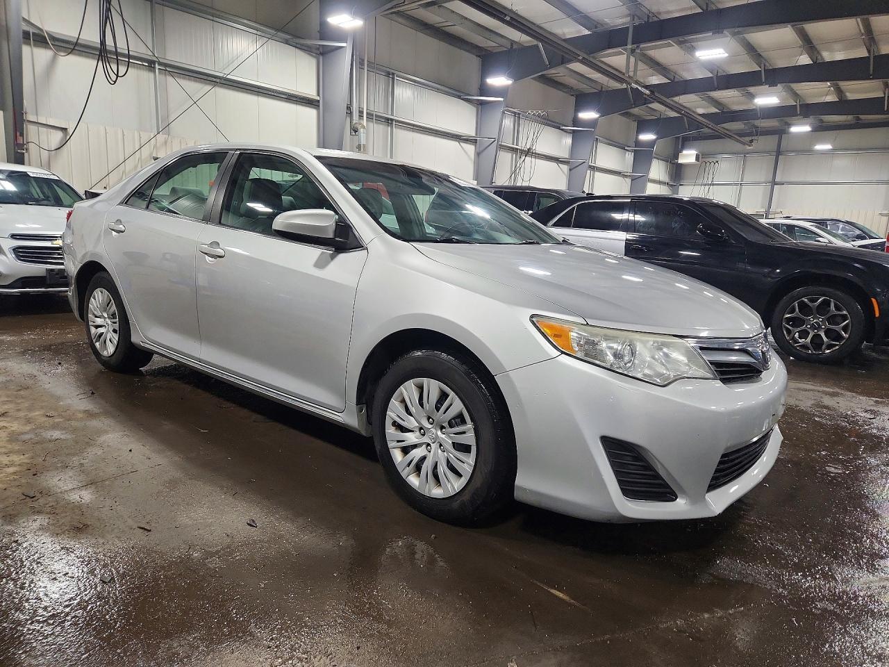 2014 Toyota Camry le