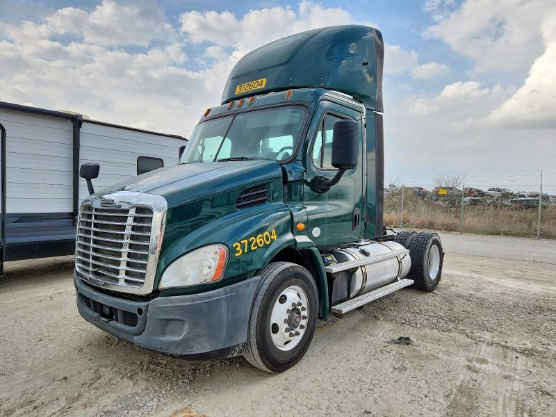 2018 Freightliner Cascadia 113 Semi Truck