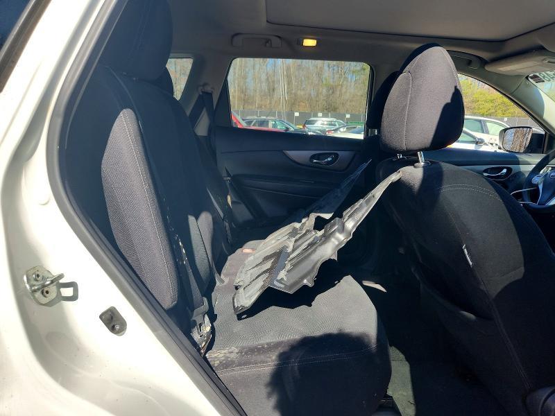 2015 Nissan Rogue sv