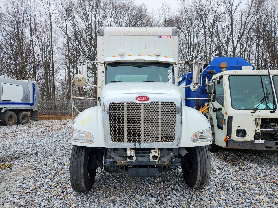2022 Peterbilt 337 BOX Truck