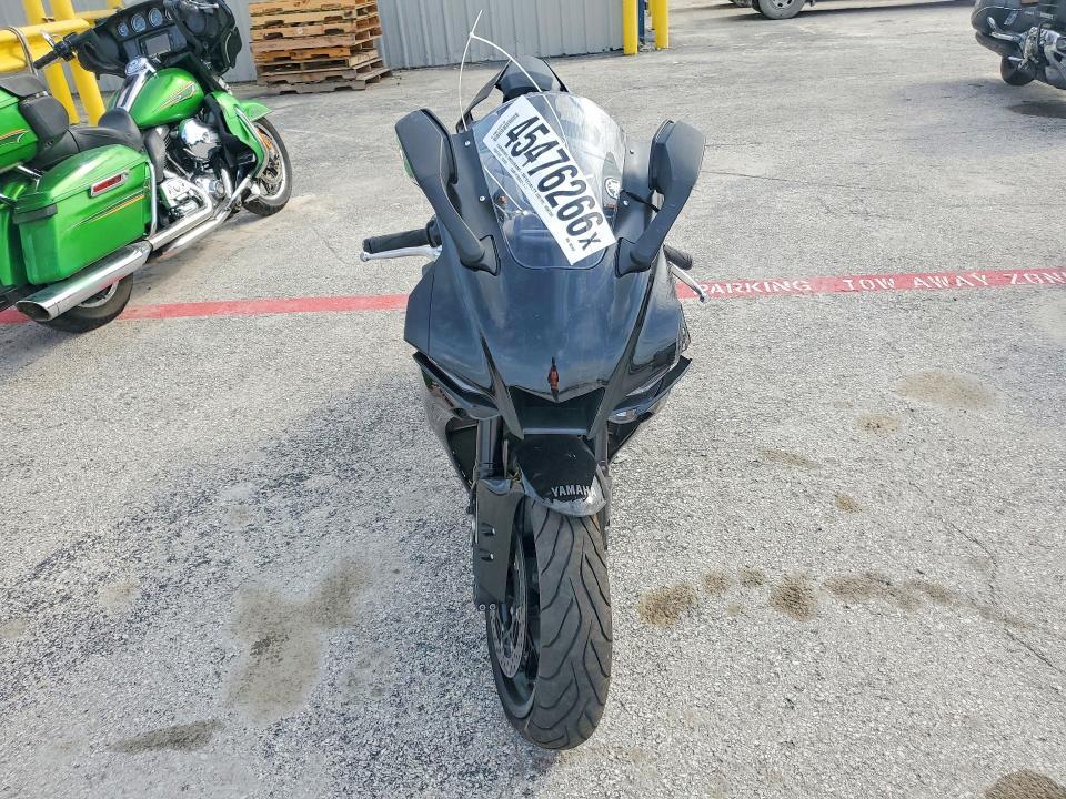 2022 Yama YZFR1