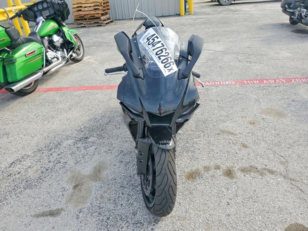 2022 Yama YZFR1