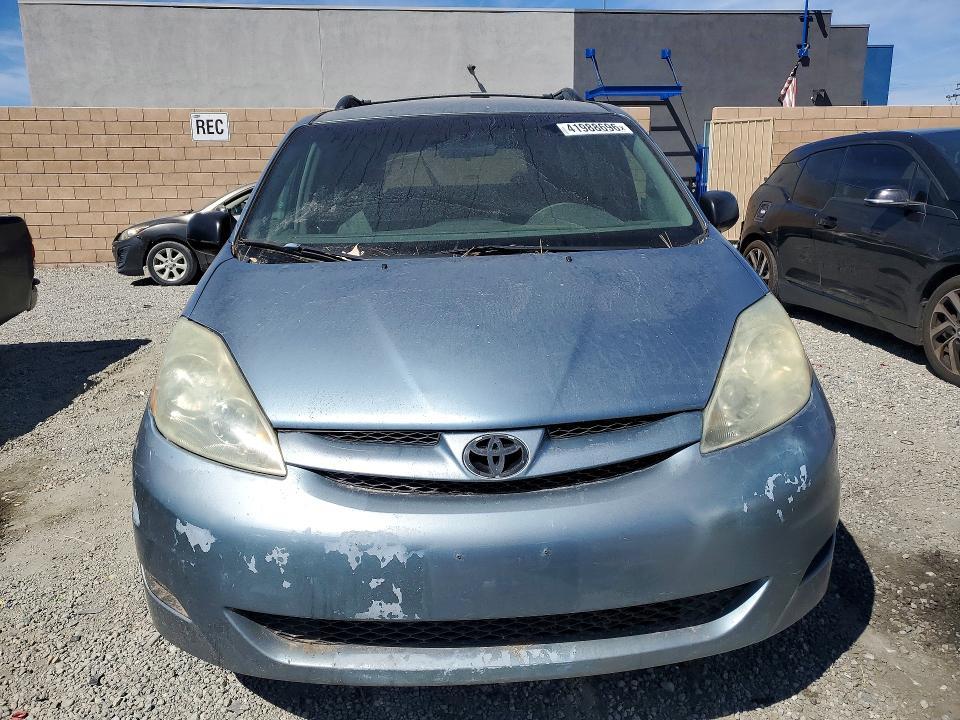 2006 Toyota Sienna le 7 Passenger