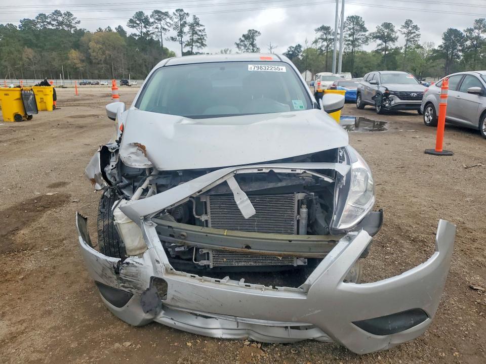 2017 Nissan Versa 1.6 sv
