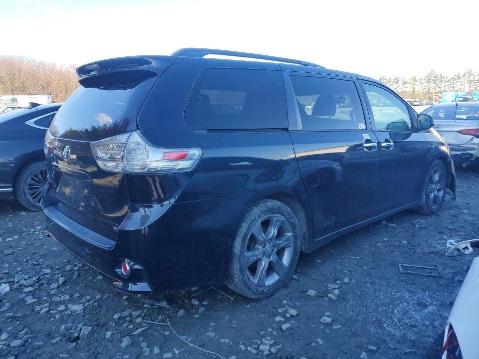 2016 Toyota Sienna se 8-passenger