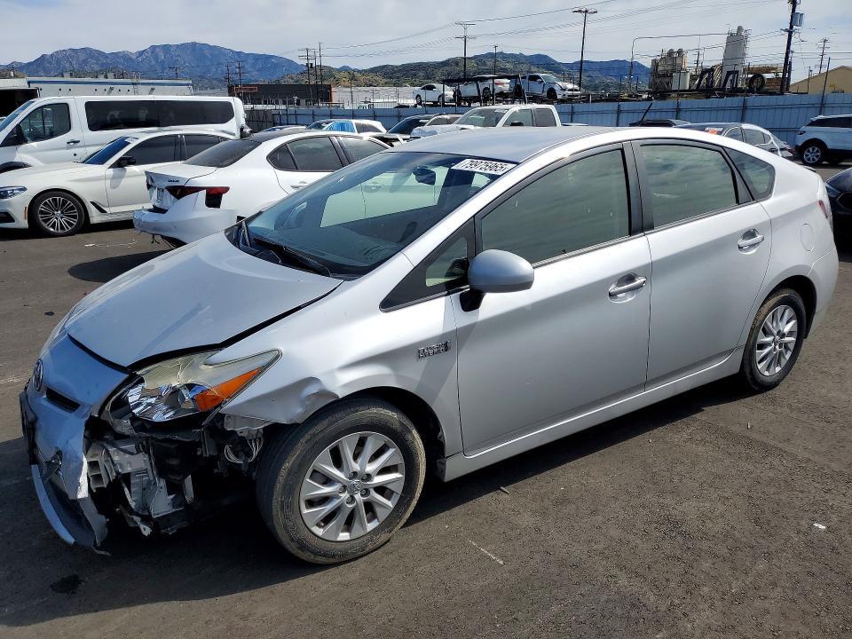 2014 Toyota Prius Plug-in Hybrid Base