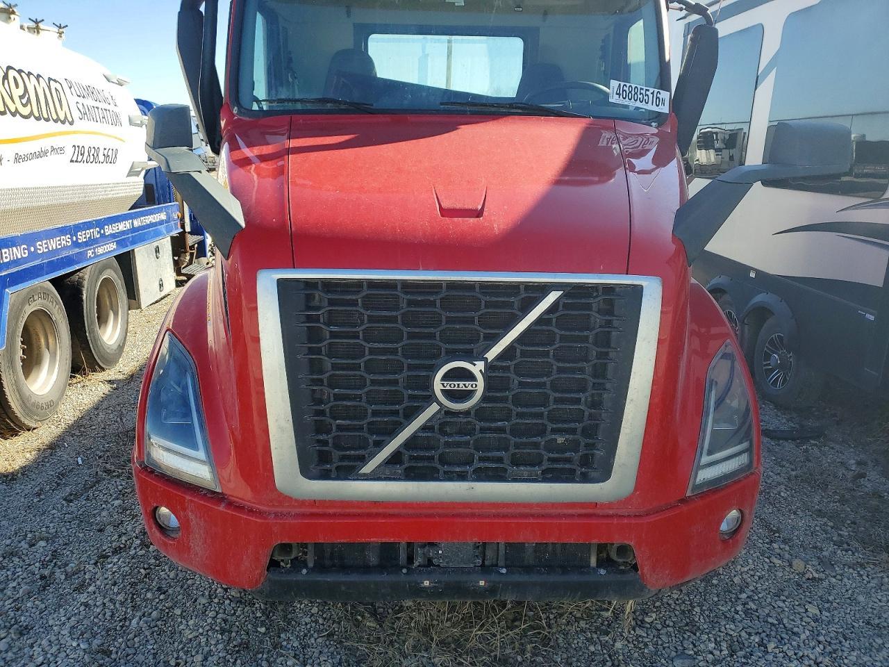 2020 Volv O VNR Semi Truck