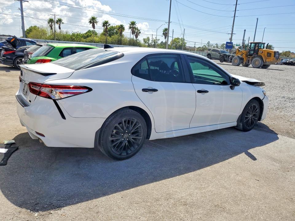 2020 Toyota Camry se Nightshade