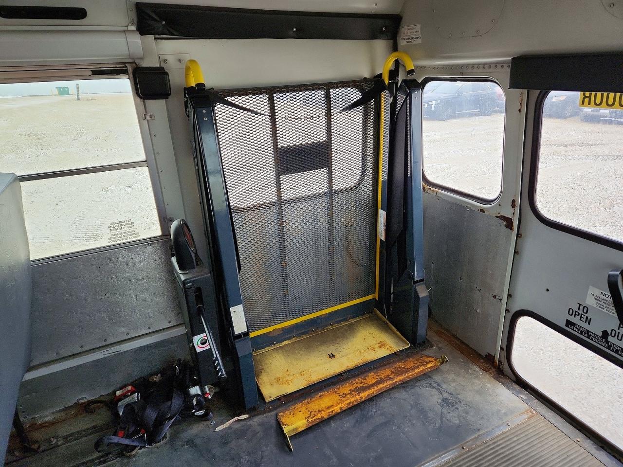 2009 Chev 2009 Thomas Minotour G4500-School Bus
