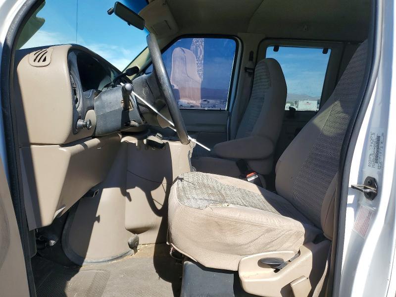 2002 Ford Econoline E350 Super Duty Wagon