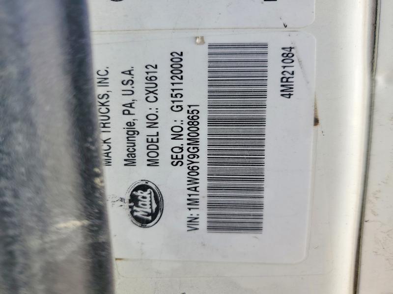 2016 Mack CX612 Semi Truck