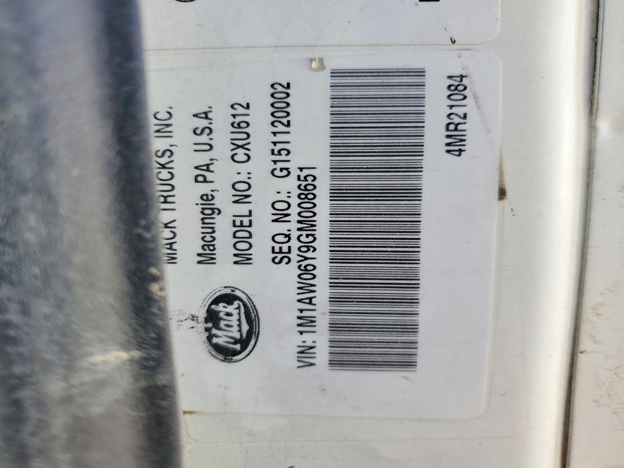 2016 Mack CX612 Semi Truck