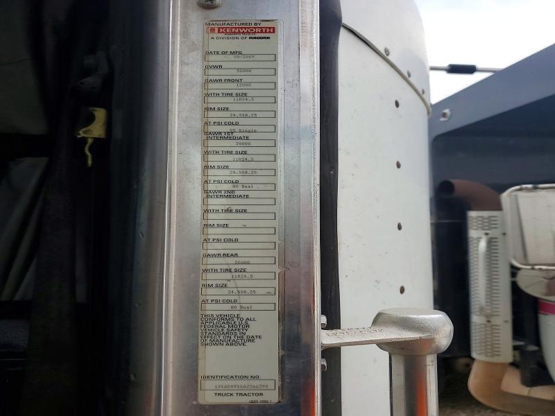 2010 Kenworth T660 Semi Truck