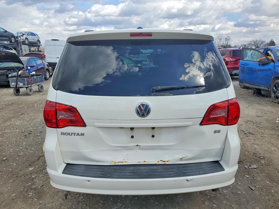 2011 Volkswagen Routan se