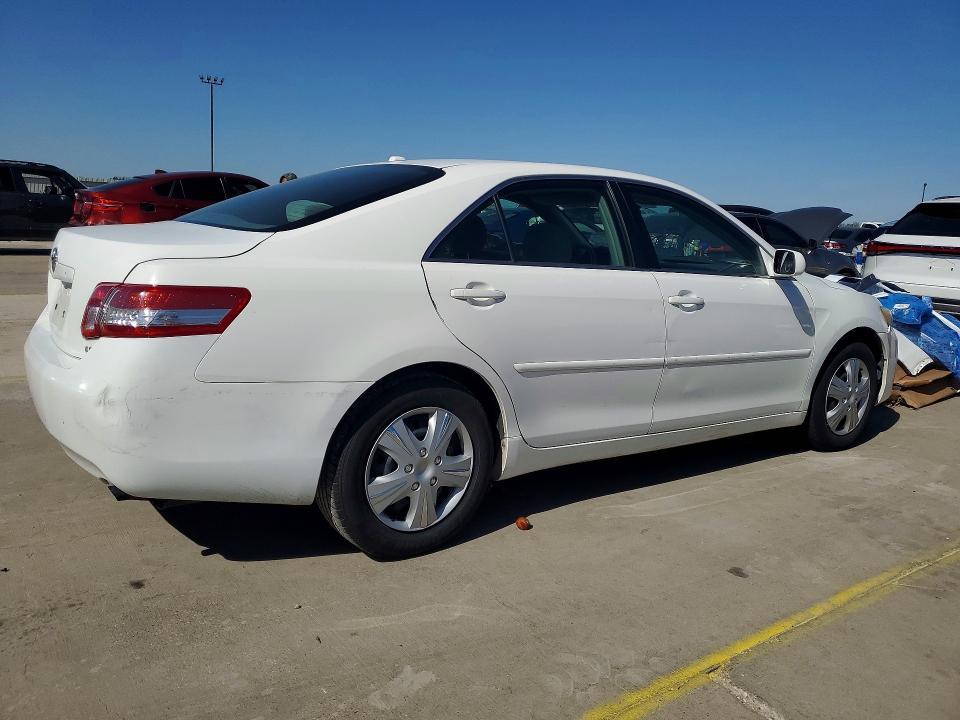 2011 Toyota Camry le