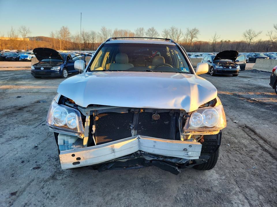 2001 Toyota Highlander Base