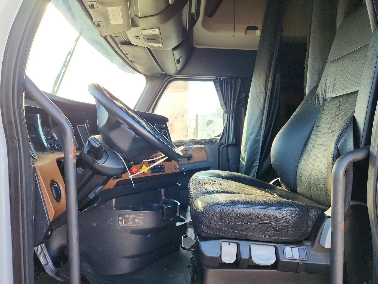 2022 Freightliner Cascadia 126 Semi Truck