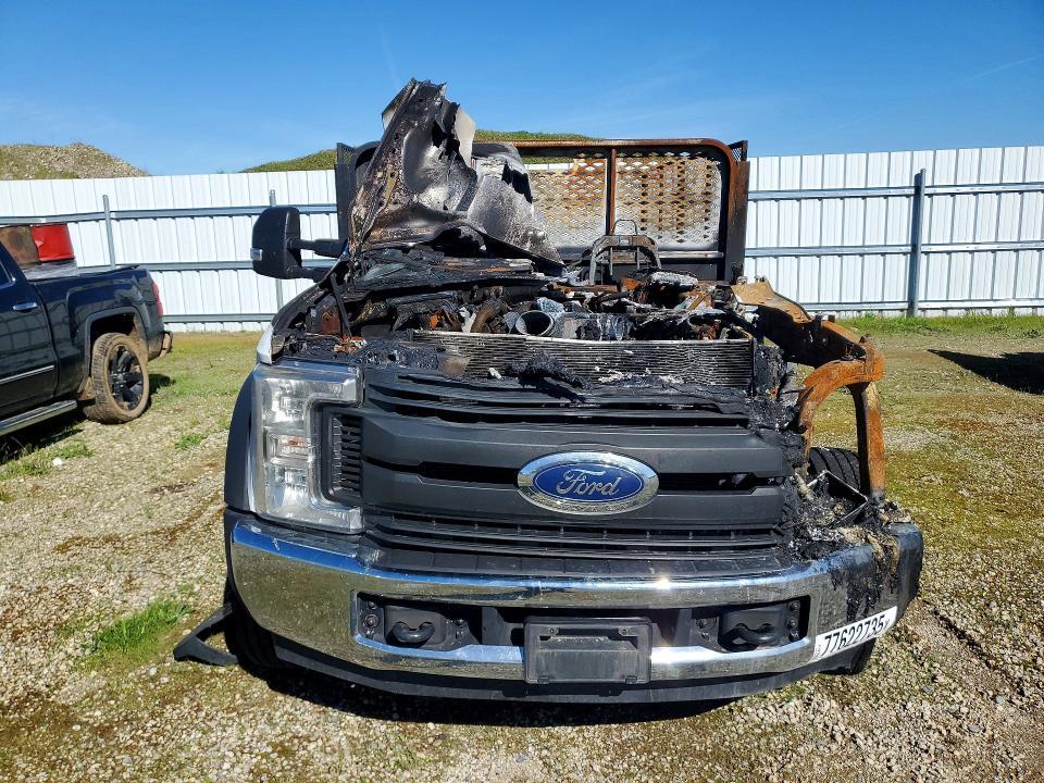 2018 Ford F550 Duty Super Duty Flatbed Truck