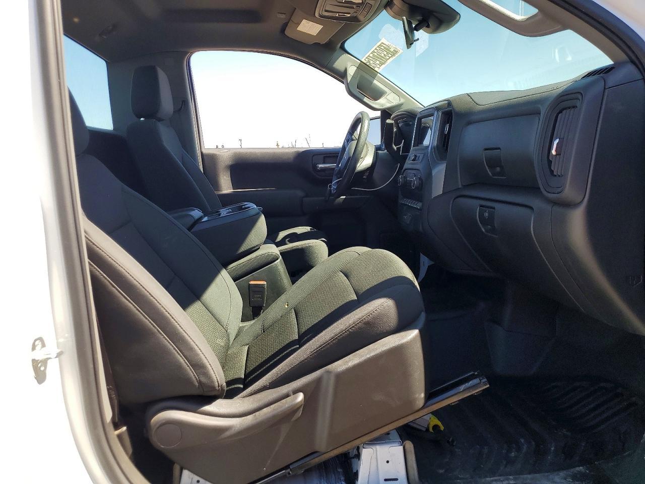 2025 Chevrolet Silverado C1500