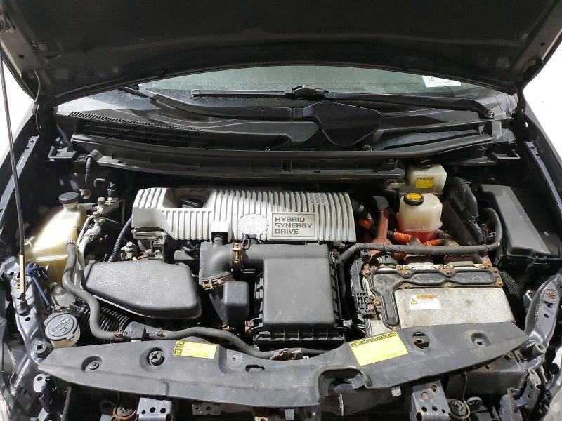 2010 Toyota Prius iii