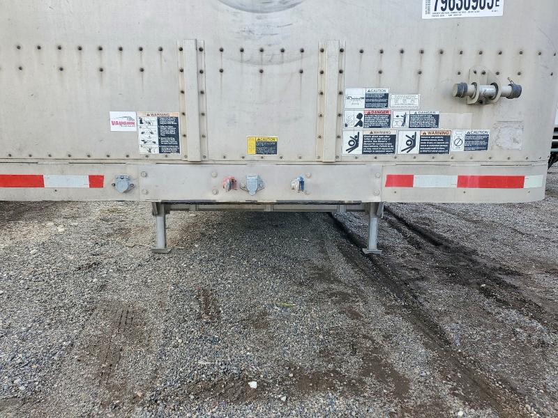 2000 Wilson PSD CL302 Livestock Trailer