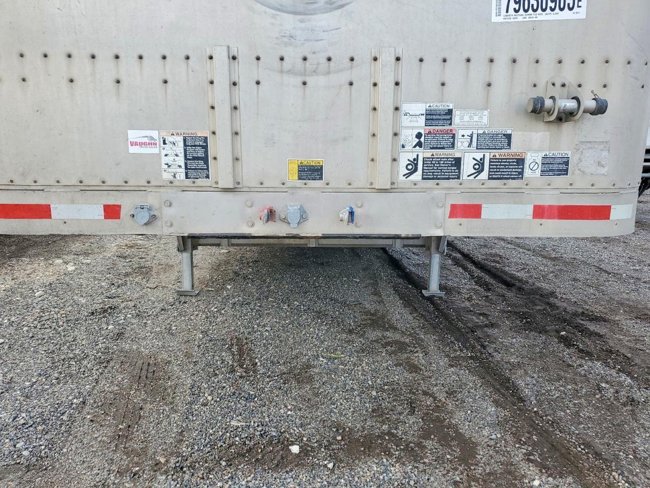 2000 Wilson PSD CL302 Livestock Trailer