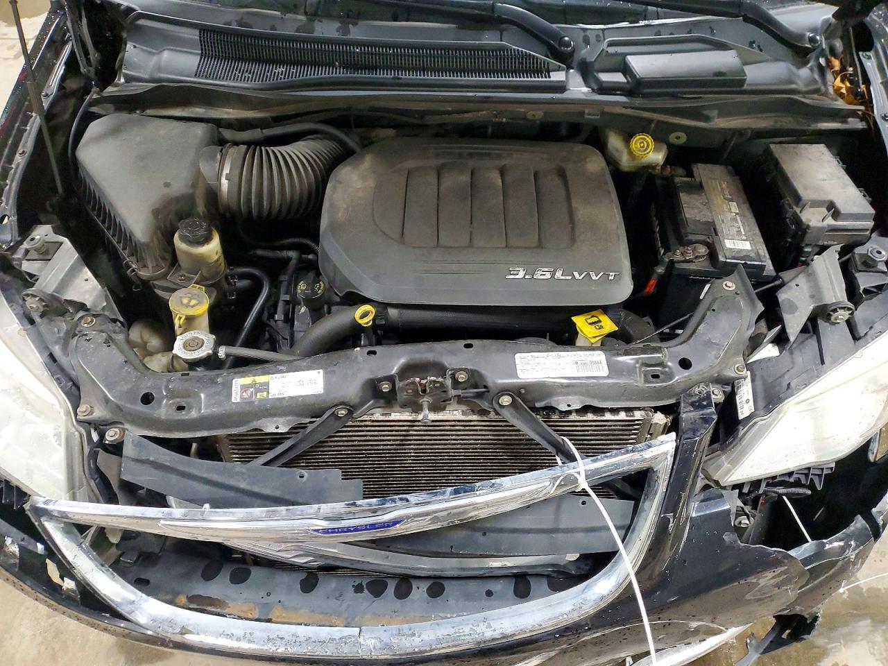 2014 Chrysler Town & Country Touring