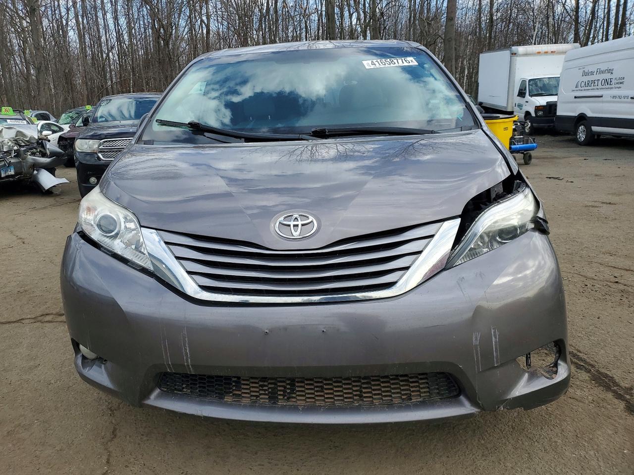 2015 Toyota Sienna xle Premium 7-passenger