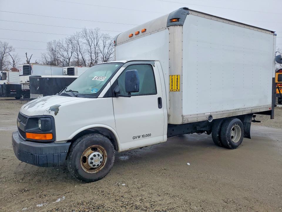 2011 Chevrolet 2012 Chevrolet Express BOX Truck