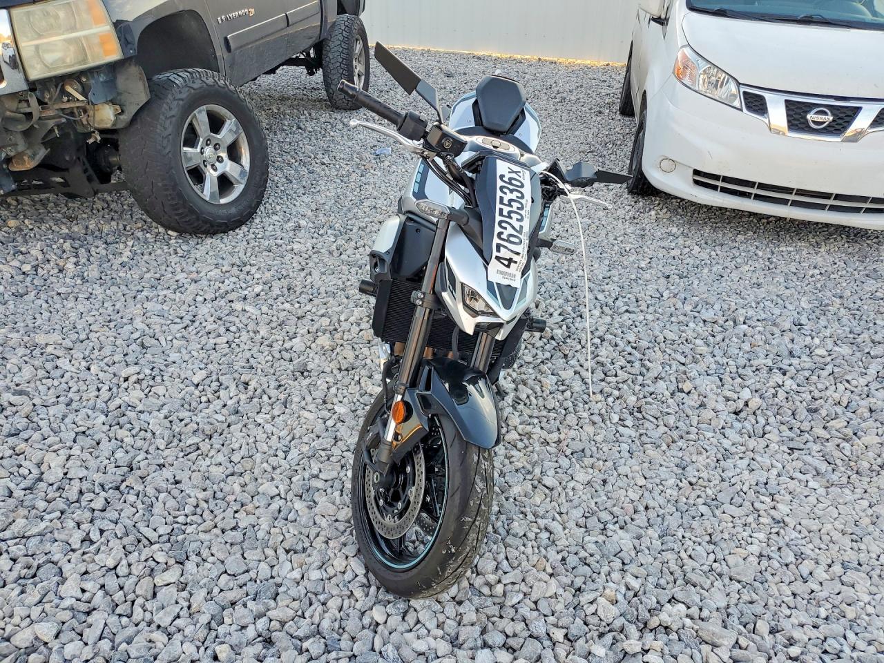 2025 Kawasaki ZR900 S