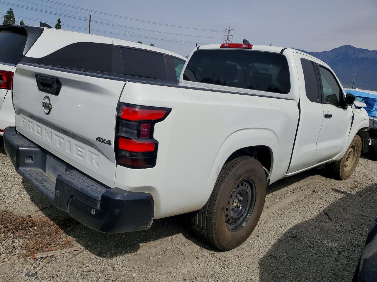 2023 Nissan Frontier S