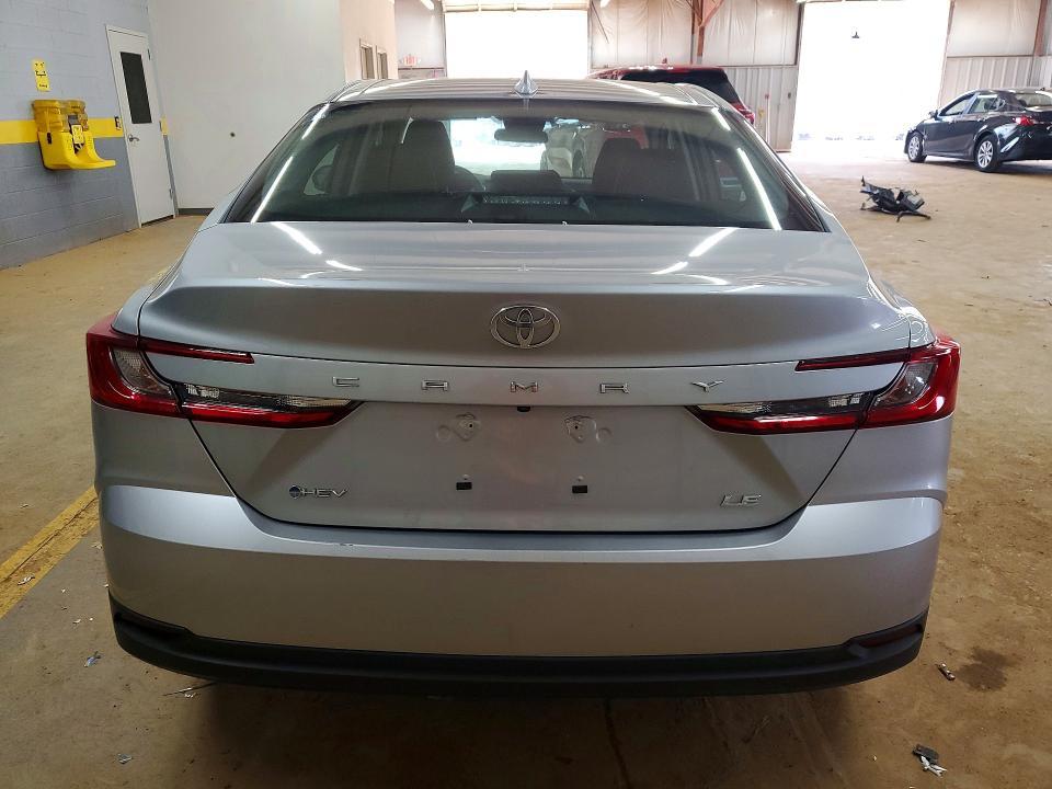 2025 Toyota Camry le