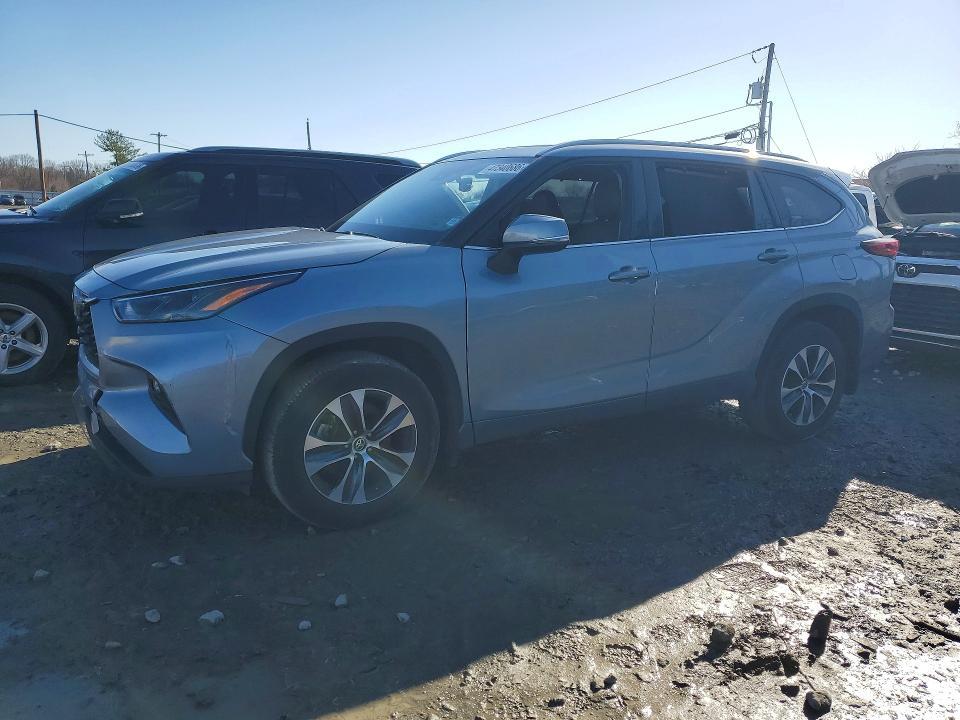 2022 Toyota Highlander xle