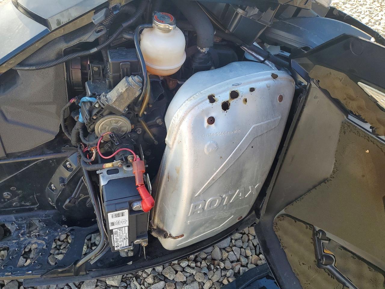 2014 Skidoo Snowmobile