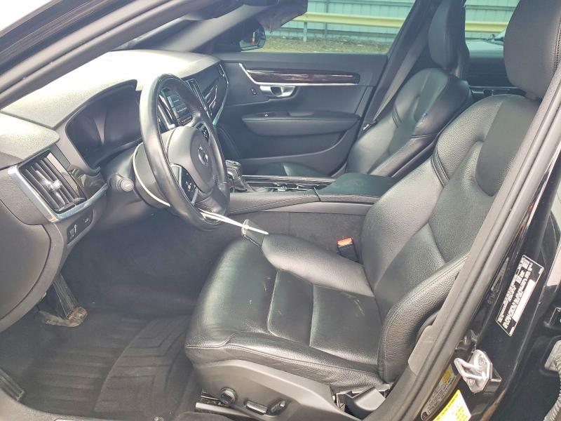 2018 Volvo S90 T5 Momentum