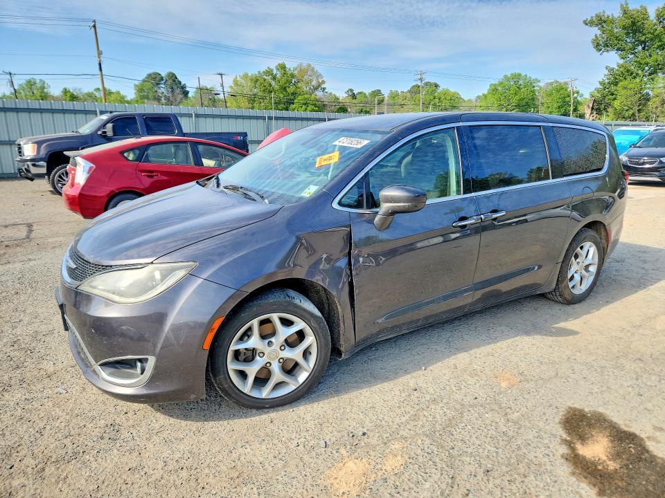 2018 Chrysler Pacifica Touring Plus