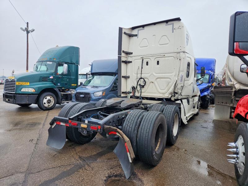 2020 Freigliner 2020 Freightliner Cascadia 126 Semi Truck