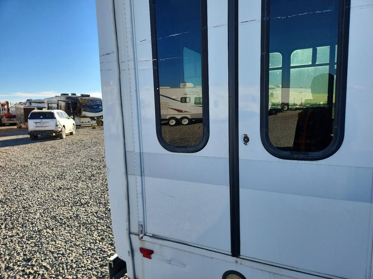 2016 Ford Econoline E350 Super Duty Cutaway Van