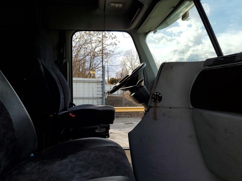 2014 Freigliner 2014 Freightliner Coronado Semi Truck