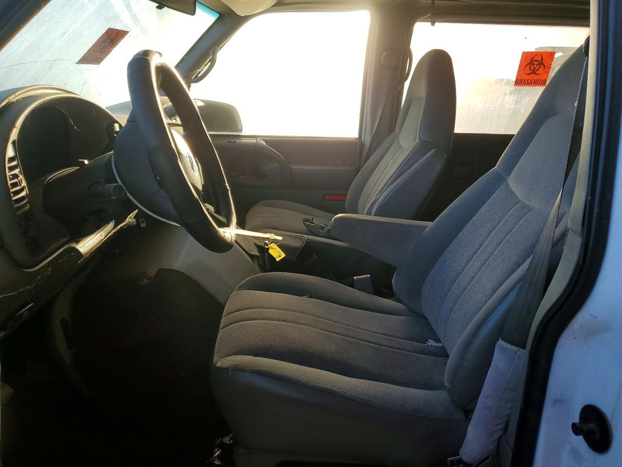 2001 Chevrolet Astro