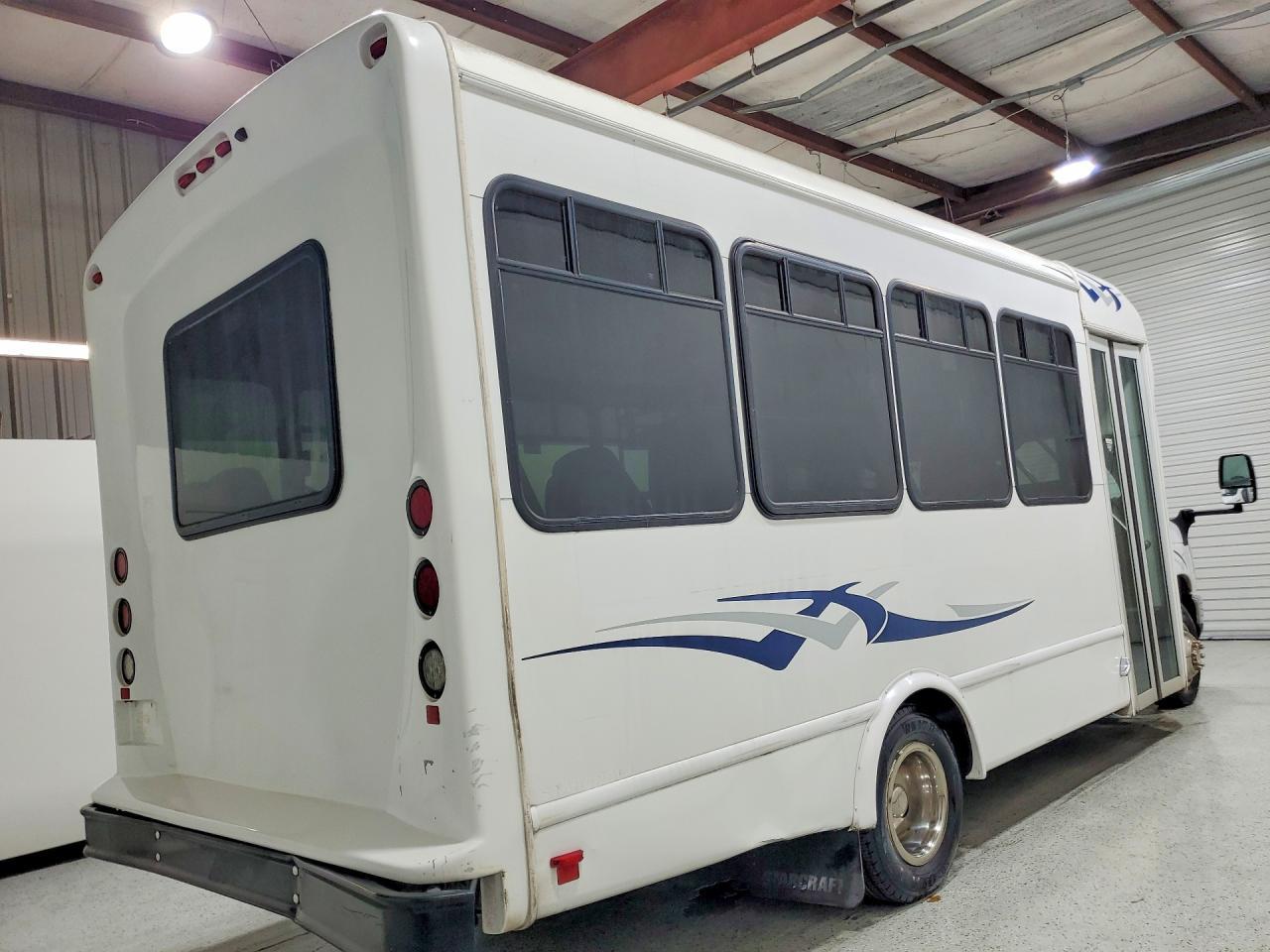 2022 Ford E350 Shuttle Bus