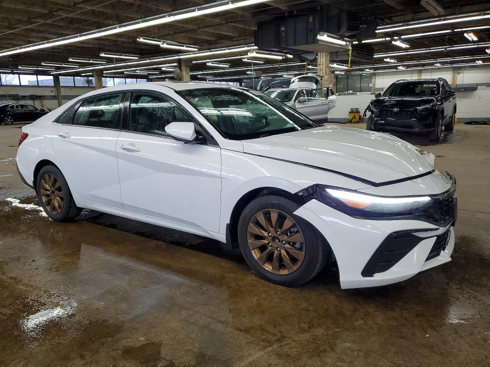 2025 Hyundai Elantra sel Convenience