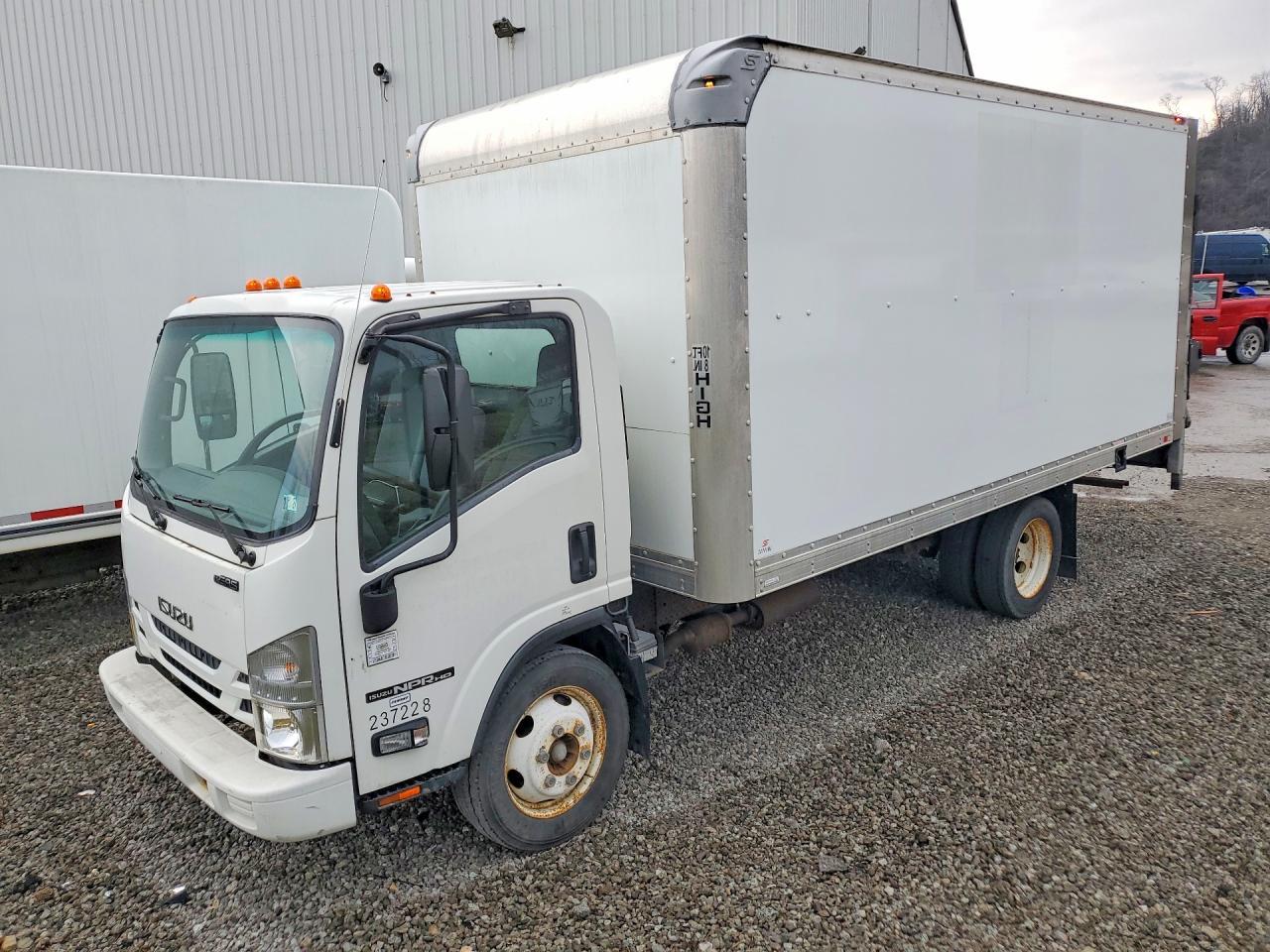 2018 Isuzu NPR HD BOX Truck