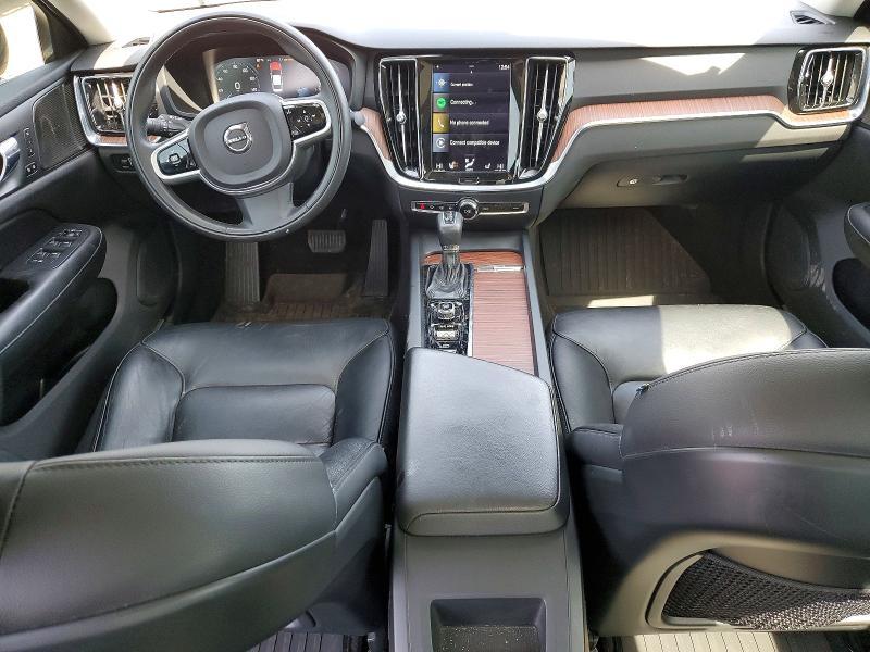 2021 Volvo S60 T5 Momentum