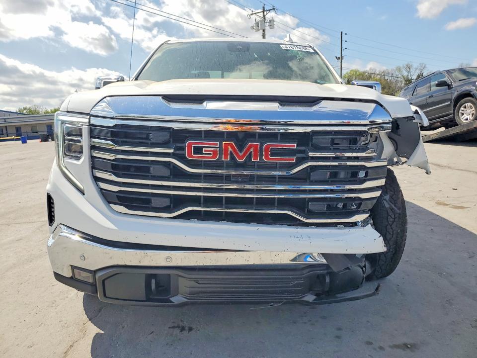 2026 GMC Sierra K1500 SLT