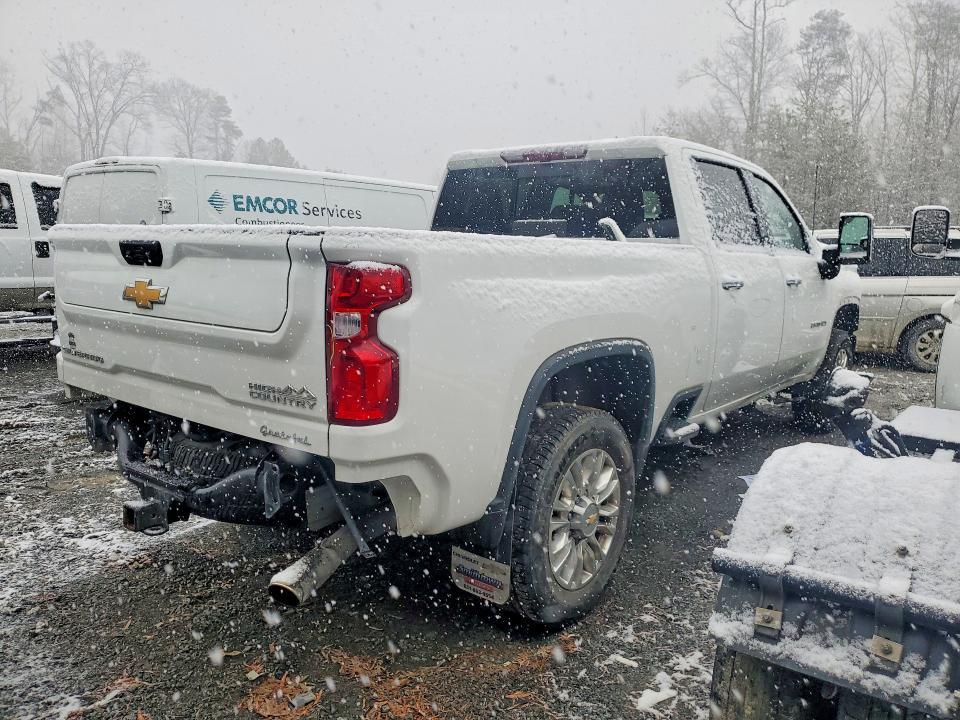 2022 Chevrolet Silverado K2500 High Country