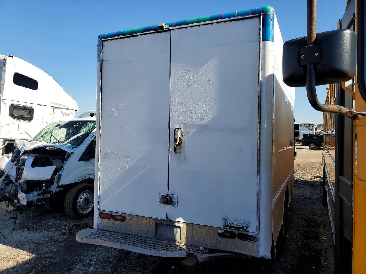 2015 Isuzu 2015 ISU Generic Van