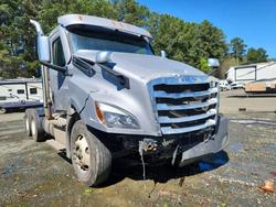 Salvage trucks for sale at Shreveport, LA auction: 2022 Freigliner 2022 Freightliner Cascadia 126 Semi Truck