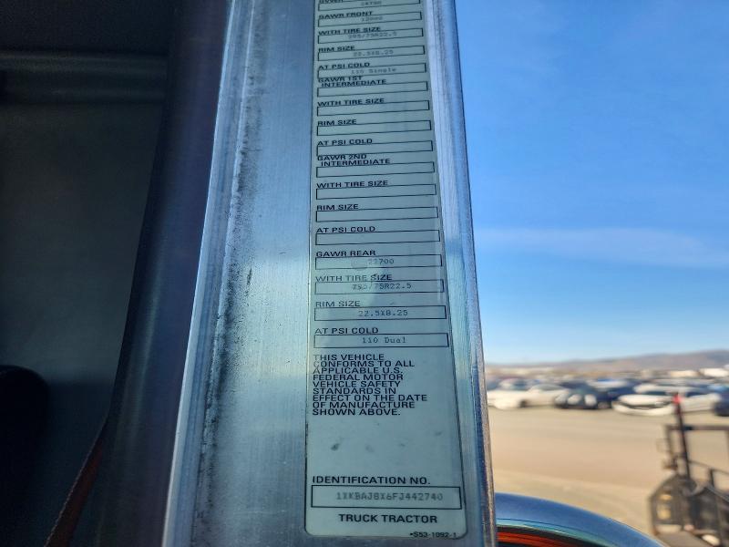 2015 Kenworth T440 Semi Truck