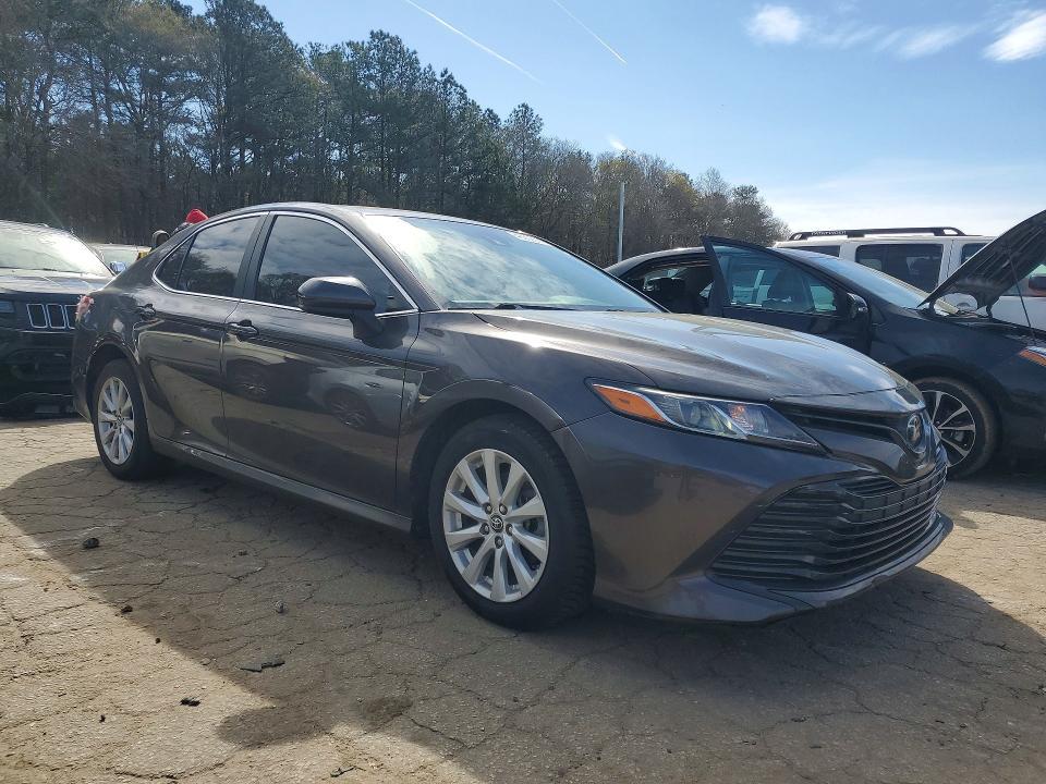 2019 Toyota Camry le